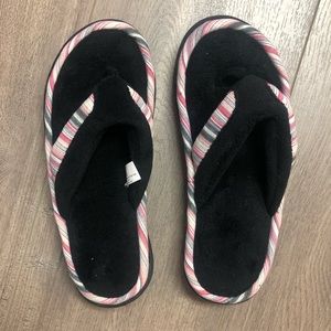 isotoner Women's Mandy Microterry Thong Slipper